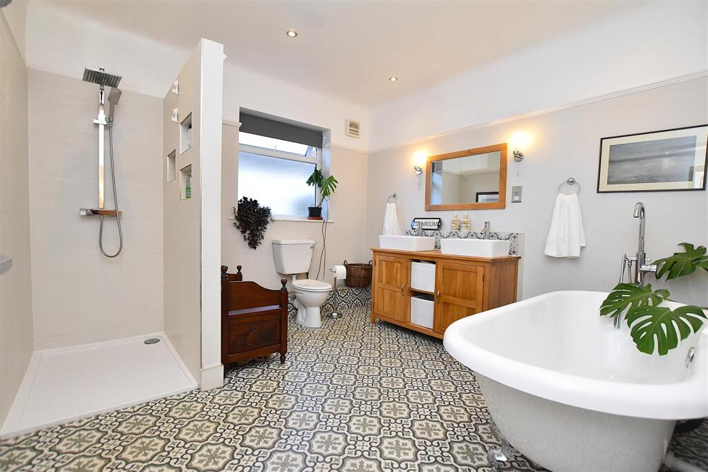 House in Llandudno - View 3