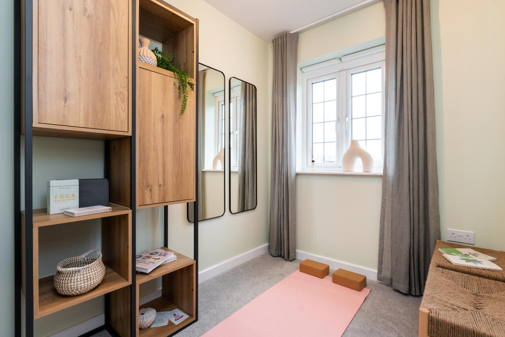 House in Desborough, North Northamptonshire - More