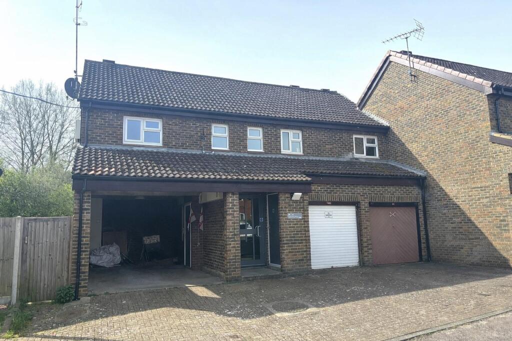 Main image of property: Lapwing Rise, Stevenage
