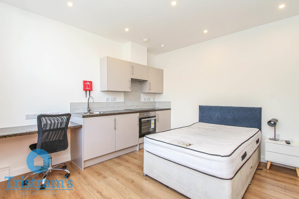 Studio flat for rent