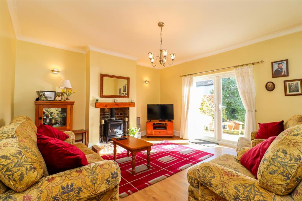 House in Wakefield, Lindale Park, Alverthorpe - View 3
