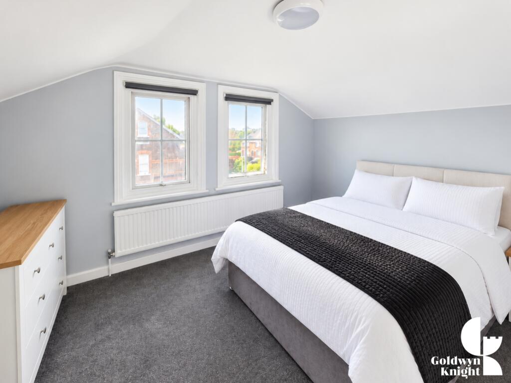 Apartment in Watford - View 5