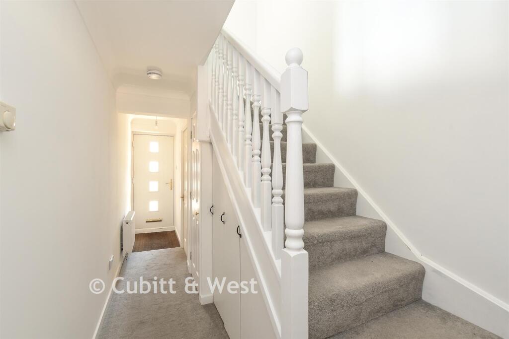 House in Reigate and Banstead, Meadvale - View 2