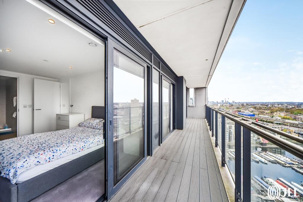 Main image of property: Horizons Tower, Yabsley Street E14