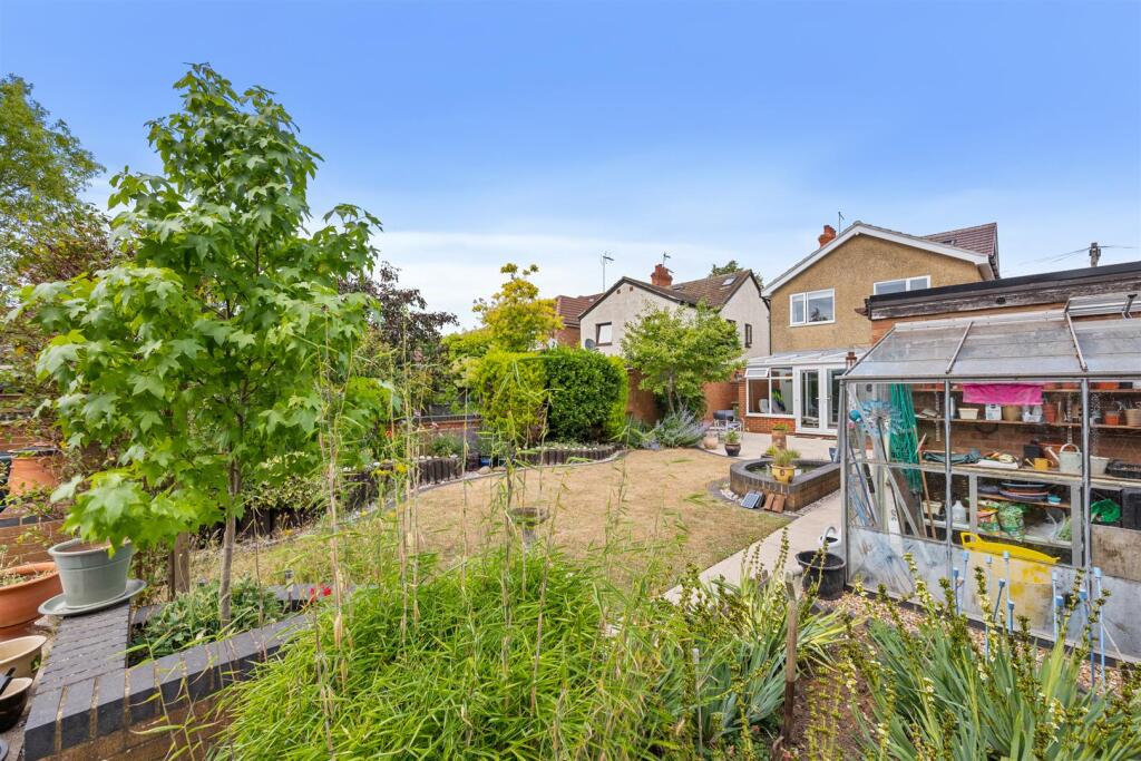 House in Milton Keynes, Water Eaton, Bletchley and Fenny Stratford - View 2