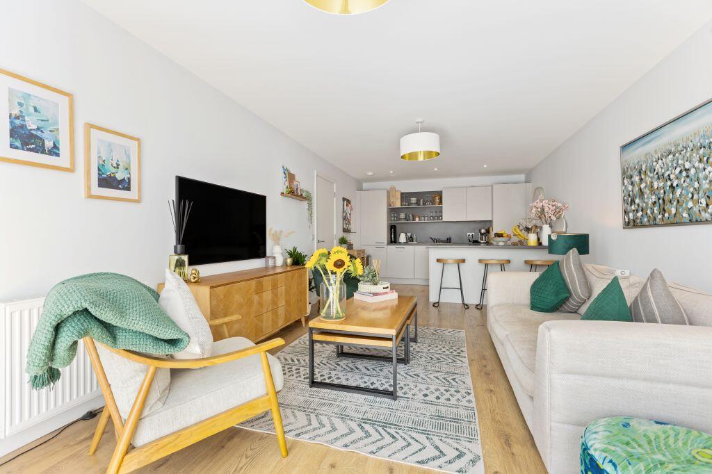 19 (flat 17) Pillans Place, Leith, Edinburgh, EH6 7FJ - View 3