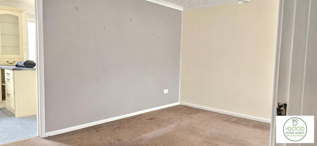 Lexington Close, Great Yarmouth, NR29 photo 2
