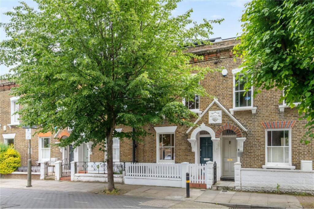 House in London, Clapham Junction - View 5