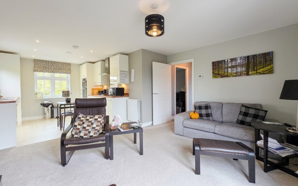Apartment in Finchampstead - View 4