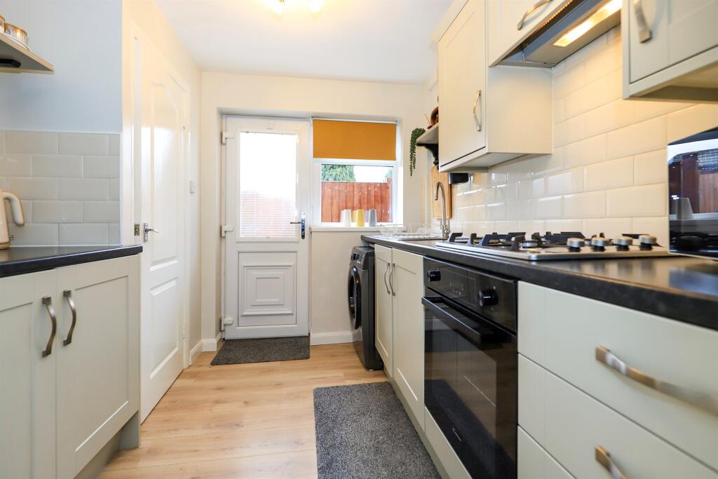 Fozdar Crescent, Bilston photo 3