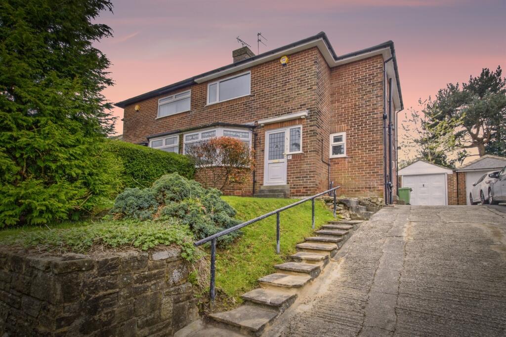 Main image of property: Primley Park Lane, Leeds