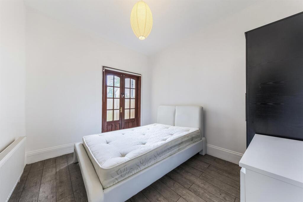 House in London, Bells Gardens Estate, Peckham - View 4