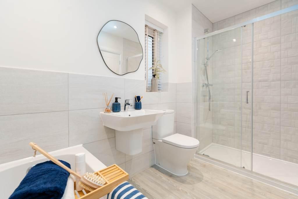 House in Hinckley and Bosworth, Leicestershire - More