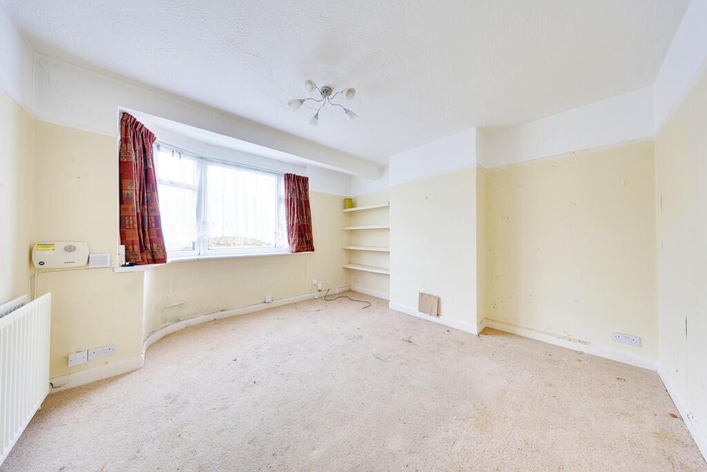 Apartment in Orpington, Poverest, Petts Wood - View 2