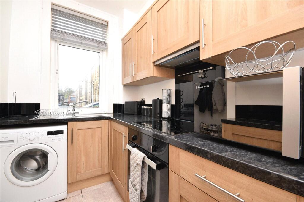 House in Leeds, Morley - View 3