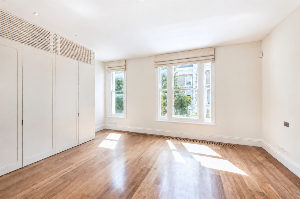 House in London - View 5