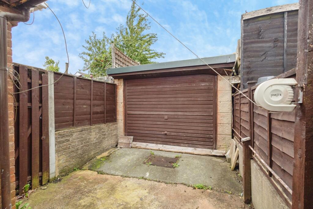 House in Tameside, Greater Manchester - View 3