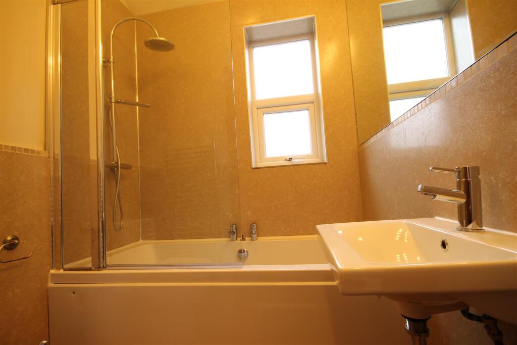 Apartment in Newcastle upon Tyne - More