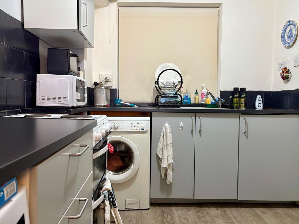 Additional image 4 of Bradford Road, West Yorkshire, Shipley, BD18