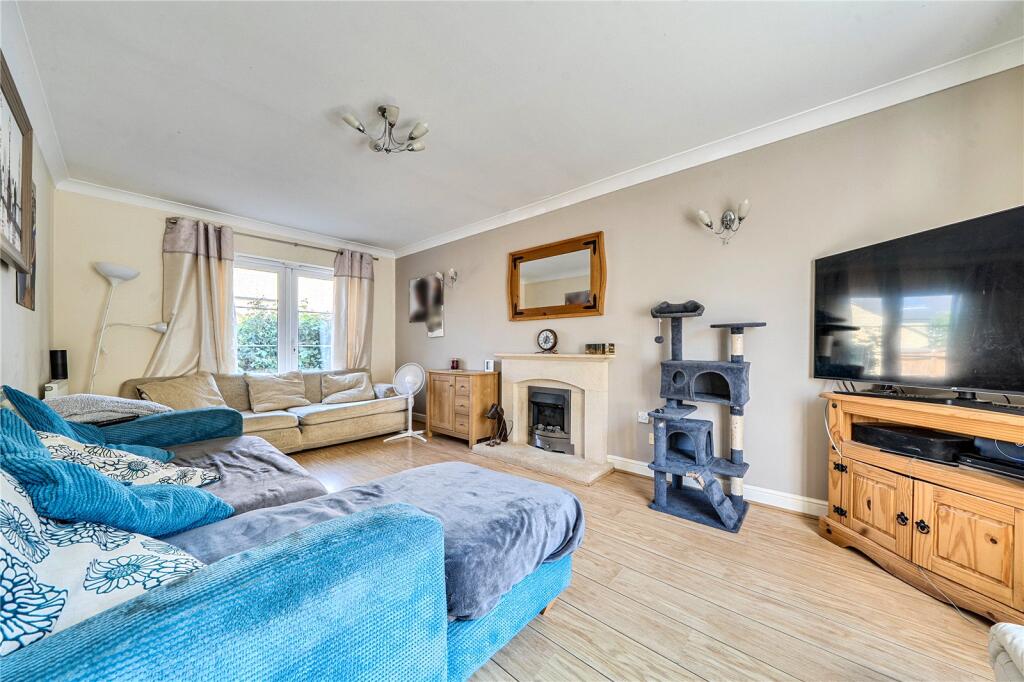 Elmhurst Way, Carterton photo 4