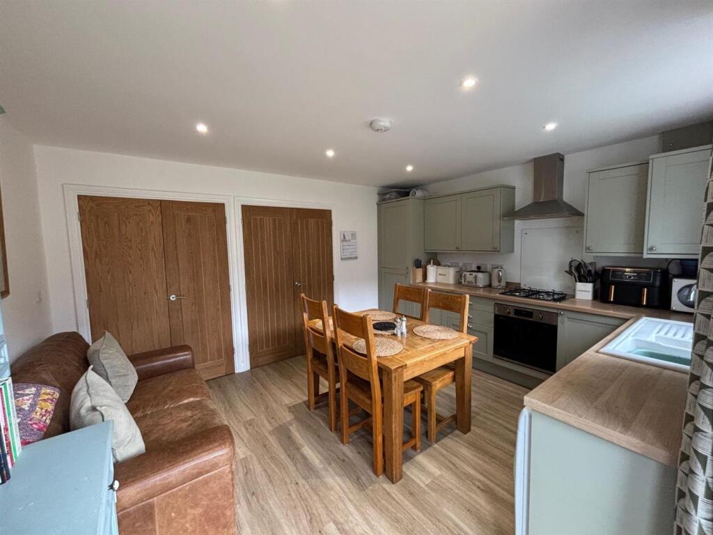 House in Hull - More