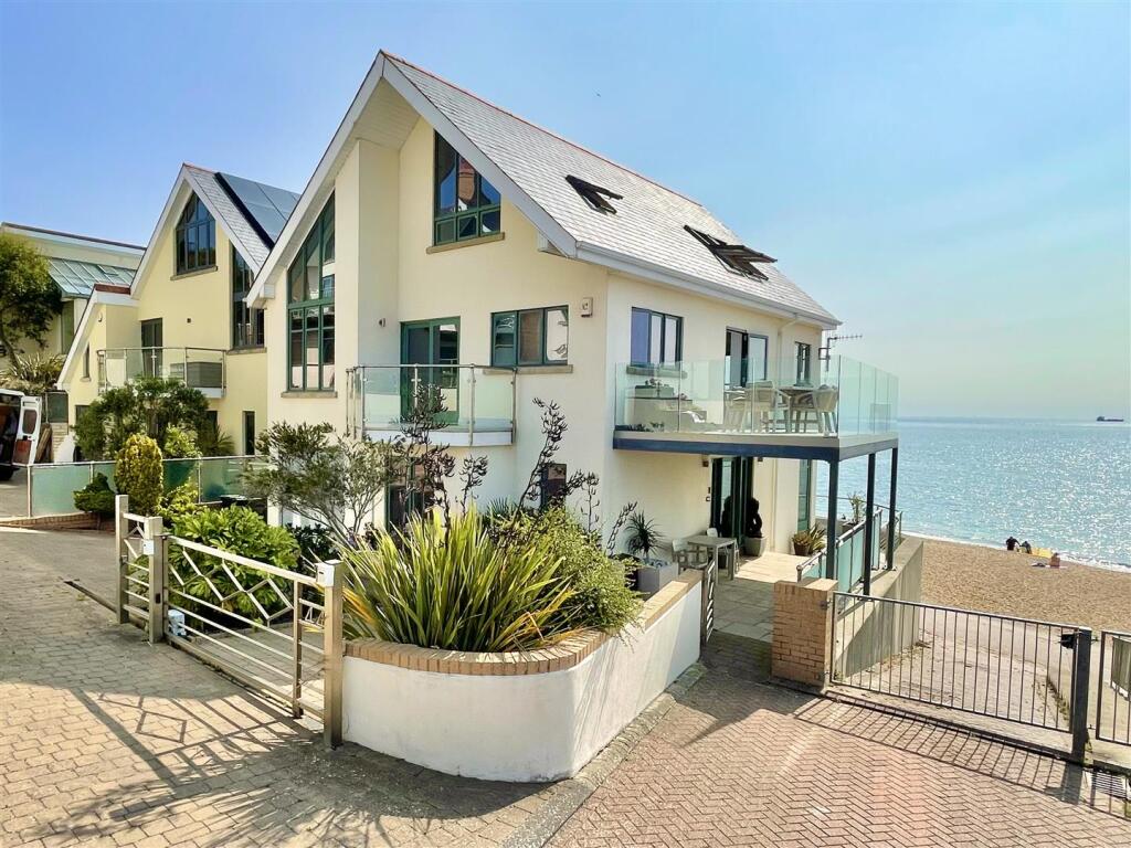 Main image of property: Bowleaze Coveway, Weymouth