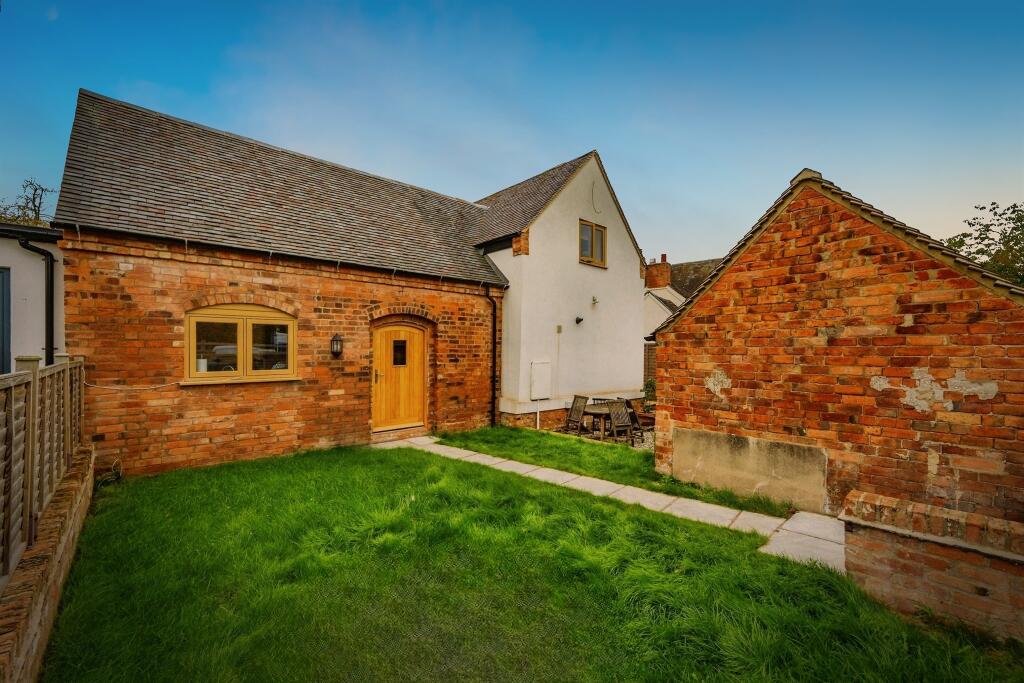 3-bed house on Lullington Road, Coton-In-The-Elms, Swadlincote, £475,000