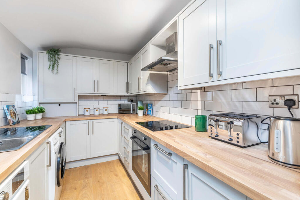 House in Leeds - View 2