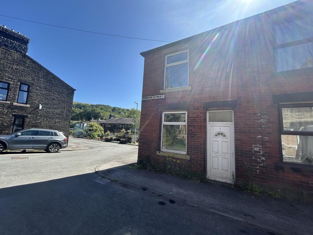 2-bed terraced on Edmund Street, Walsden, Todmorden, £110,000