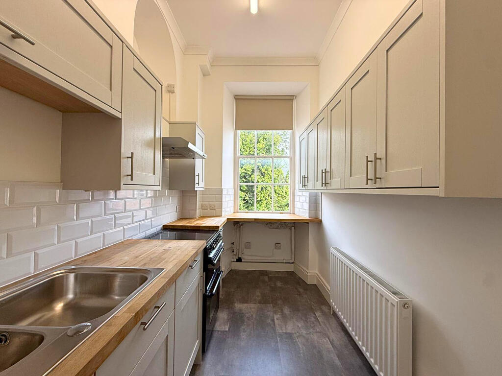 Apartment in Newport - View 2