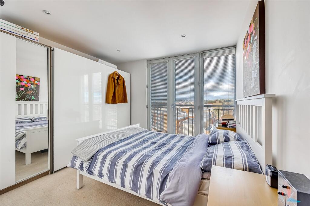 Apartment in Milton Keynes - View 5