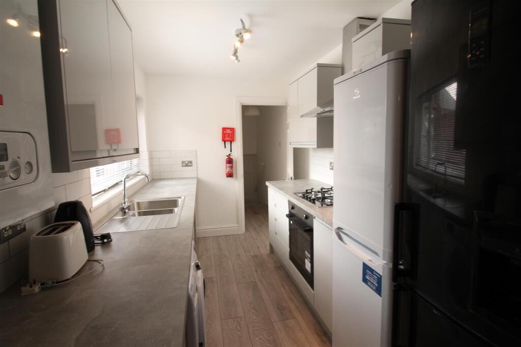 Apartment in Newcastle upon Tyne - View 2