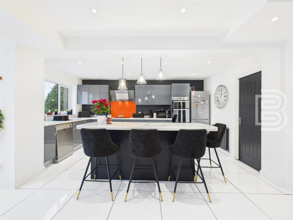 House in Rugby, Hillmorton - View 4