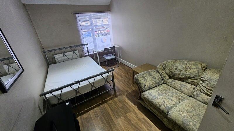 1 bedroom flat share for rent