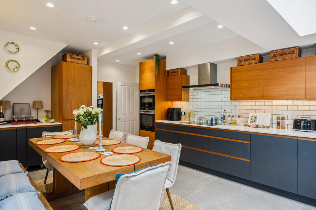 Apartment in London, Mortlake - View 4