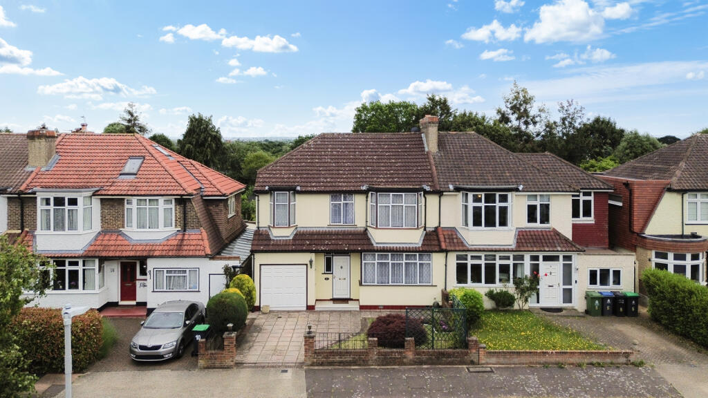 Main image of property: The Byeways, Surbiton, KT5