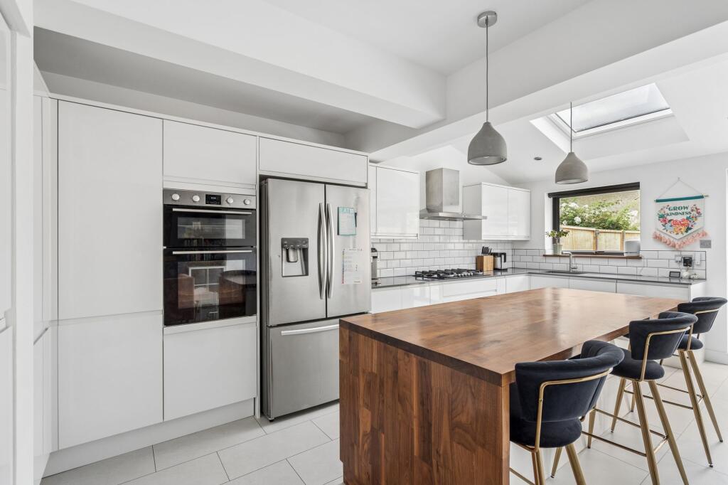 House in Watford, Hertfordshire - View 3