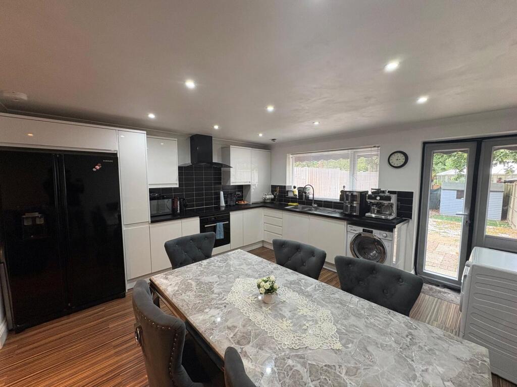 House in Aldershot, Cargate - View 2