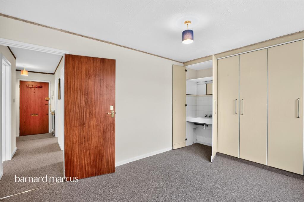 Apartment in London - View 5