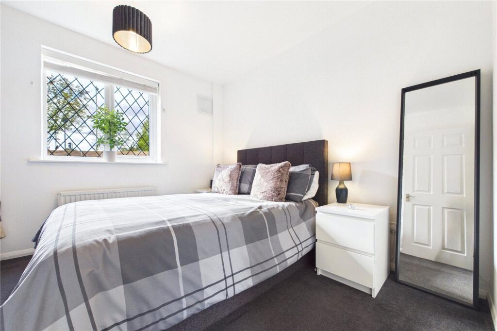 Apartment in Berkshire, Holybrook - View 3