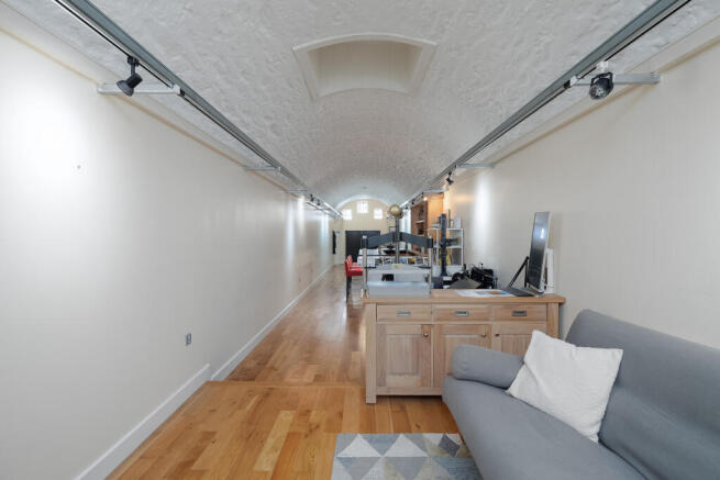 Entrance Gallery/Creative Workspace/Studio/Bar