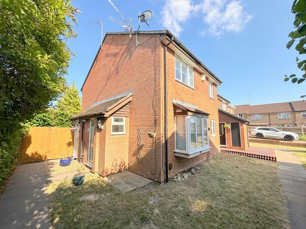 Main image of property: Farrow Close, Luton, LU3