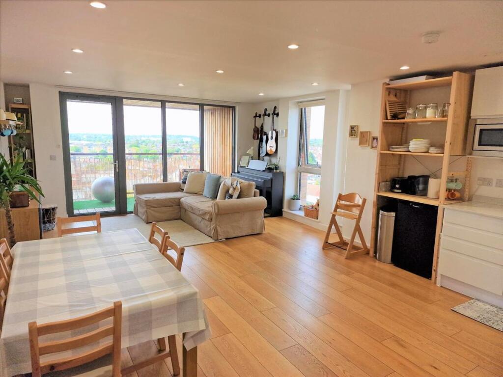 335/337 Bromley Road, London, SE6 photo 2