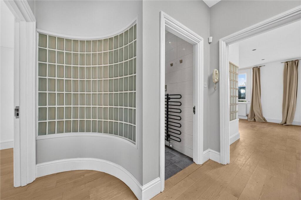 Apartment in London - View 3