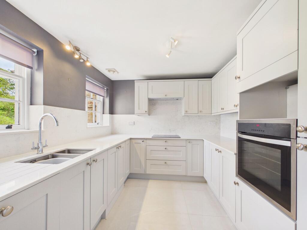 Apartment in Newcastle upon Tyne, County Durham - View 3