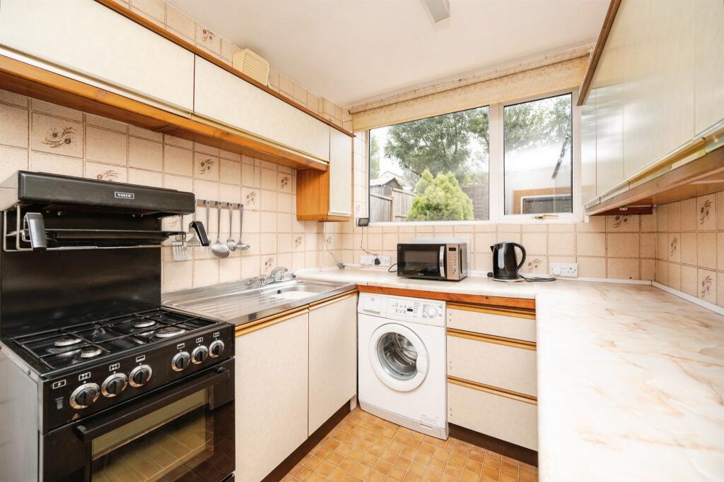 House in Dudley, West Midlands - View 3