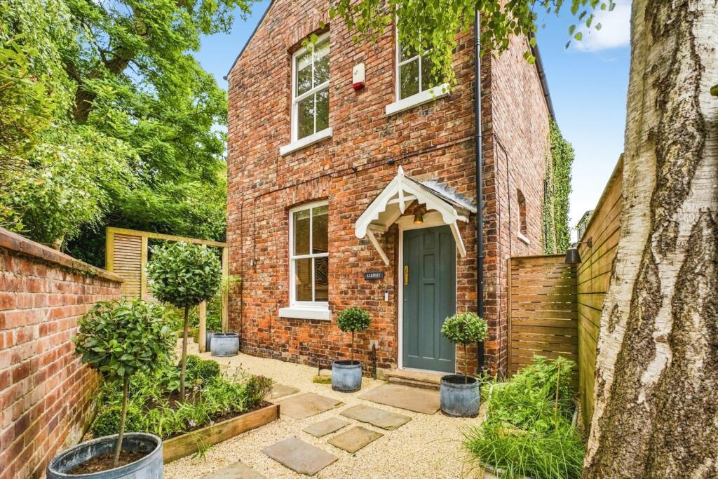 Main image of property: Fog Lane, Didsbury, Manchester, M20