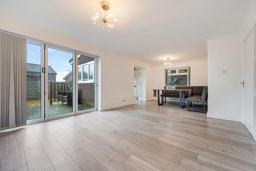 Brandlesholme Road, Bury, BL8 photo 4