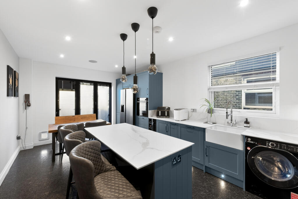 Main image of property: Glasford Street, London, SW17