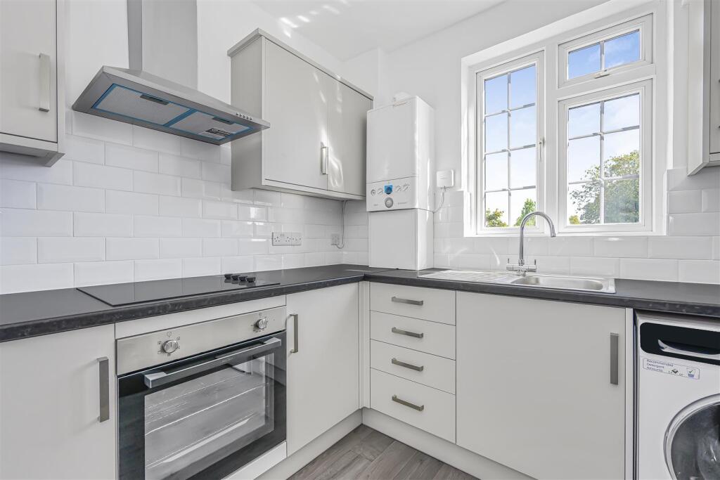 Apartment in London - View 3